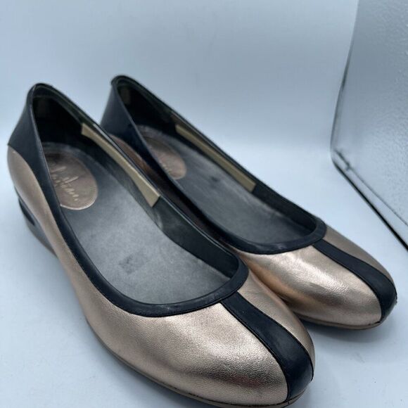 Cole Haan Air Bria Wedge Ginger MTL/Patent  Size 8.5 - Picture 1 of 9